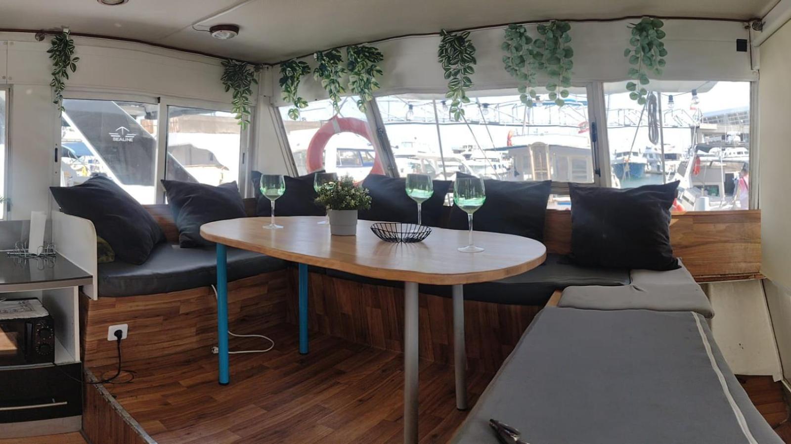 Floating White House Bateau-hôtel